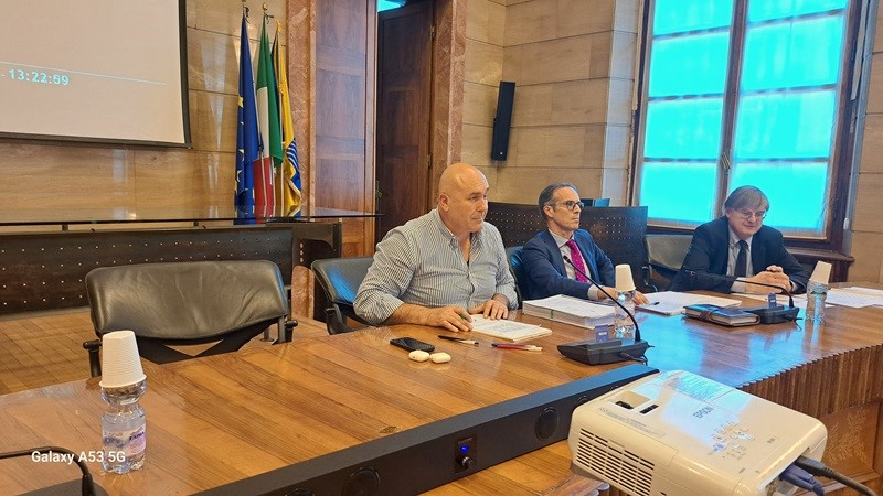 immagine notizia (PTN) Pendolari, Bandecchi e Ferranti lanciano l’allarme spostamento treni sulle linee lente: “La Regione faccia la sua parte con Trenitalia”